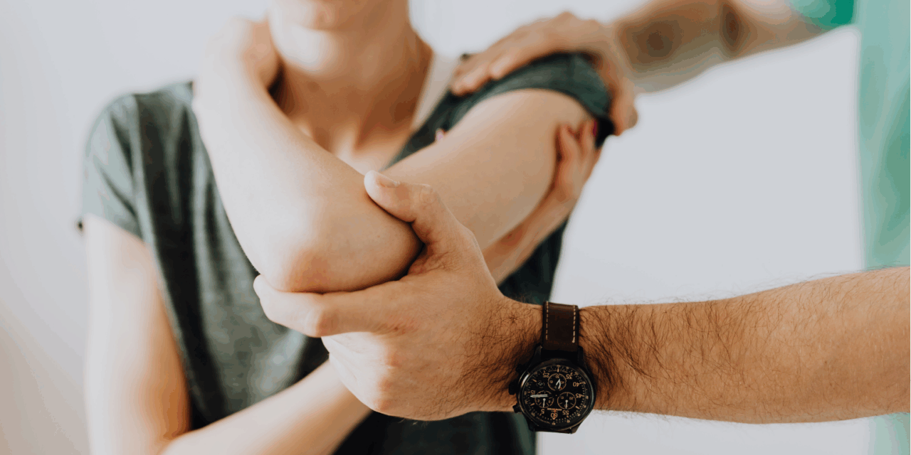 Shoulder Pain Physiotherapy for Frozen Shoulder and Rotator Cuff Injury